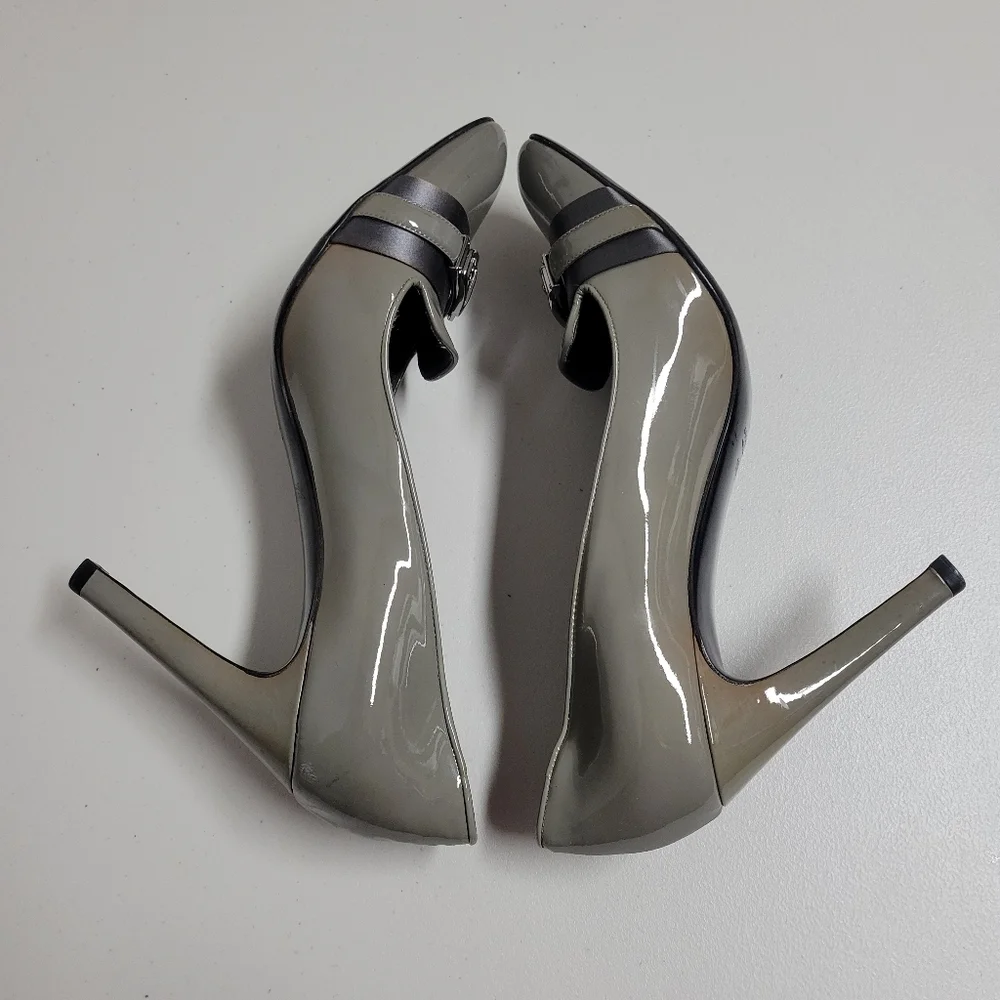 Gucci Buckle Details Patent Leather Heels Size 11. - Picture 4 of 16